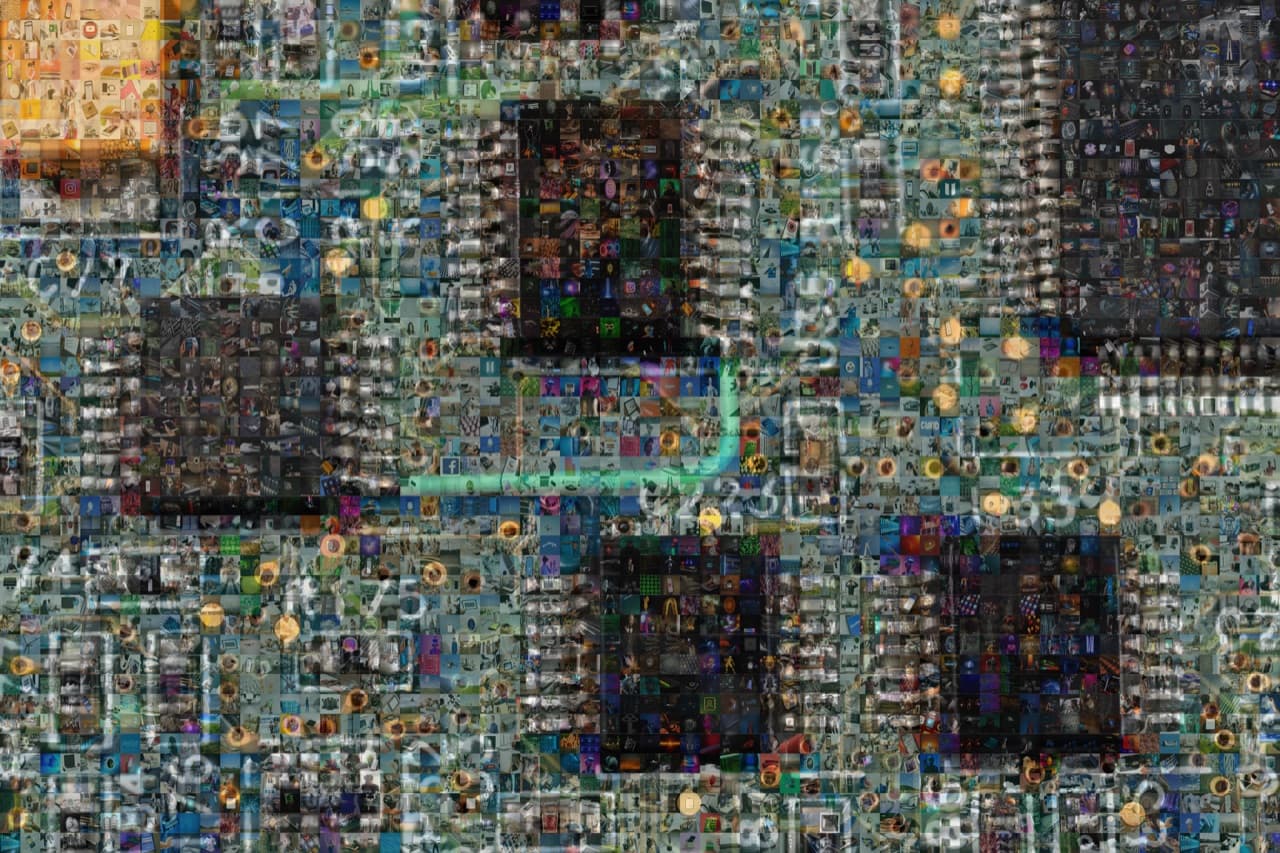 A circuit board photo mosaic showing dense tile detail at high photo count